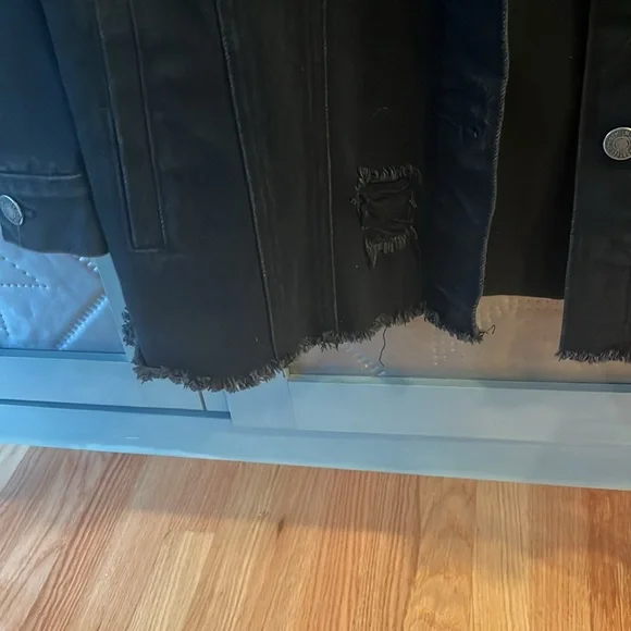 Forever 21 medium black jean jacket - Picture 3 of 6